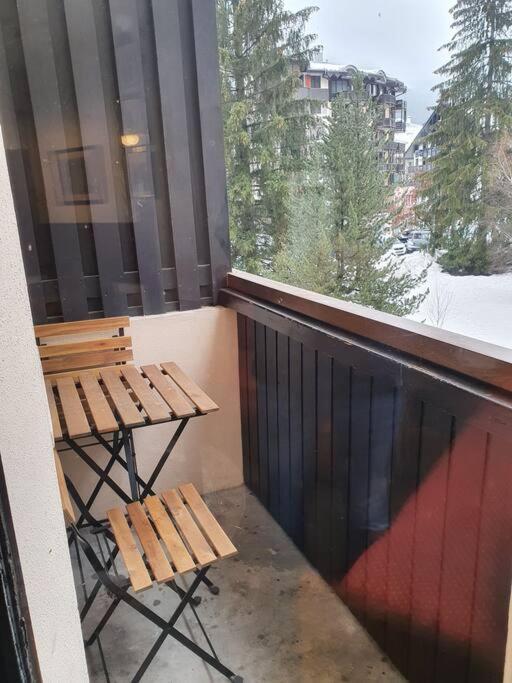 Joli Appartement Le Chamois Blanc Chamonix, Parking Экстерьер фото